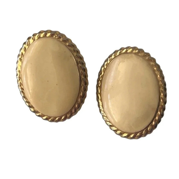 VINTAGE DOME CIRCLE CREAM GOLD PLATED EARRINGS - Picture 1 of 4